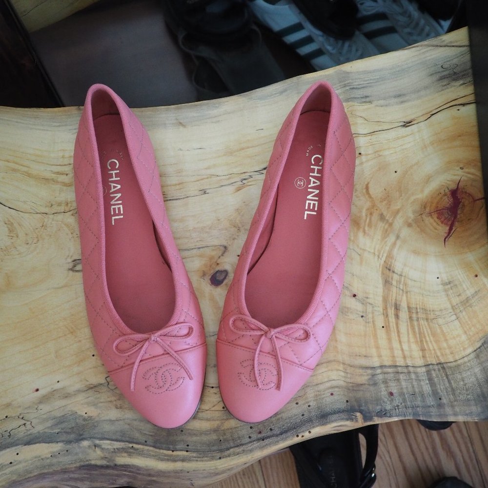 CHANEL Quilted Ballet Flats in Coral 20A, Size 39.5, Spring/Summer 2021